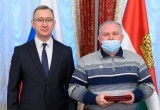 Владислав Шапша вручил жителям Калужской области государственные и региональные награды 