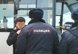 Полиция и ОМОН провели рейд в Боровском районе