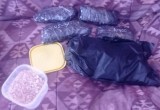 У двух калужских девушек нашли 2,3 кг наркотиков