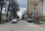 В Калуге закончили санитарную обрезку деревьев на улице Тульской