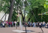Юные калужанки устроили цирковое шоу в Городском парке культуры и отдыха 