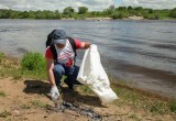 Волонтёры расчистили берега Оки на границах Калужской, Тульской и Московской областей