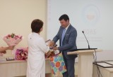 Юрий Моисеев поздравил врачей областной больницы