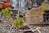 В Калуге снесли два расселенных аварийных дома