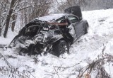 Dodge и Hyundai после удара слетели с Киевской трассы в кювет