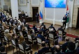 Лидеры среди регионов по научным исследованиям: Андрей Травников поздравил новосибирских ученых с Днем российской науки