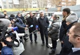 Губернатор Андрей Травников принял участие в отправке в зону СВО благотворительной помощи, собранной в рамках акции «Рябина»