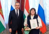 Владислав Шапша поздравил многодетных мам региона с 8 марта