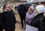 Глава Калуги пообещал решить дворовые проблемы по улице Степана Разина 