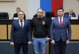 Глава городского самоуправления Калуги Юрий Моисеев и Городской Голова Дмитрий Денисов вручили награды участникам специальной военной операции