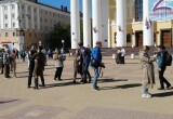 В Калуге волонтёры станцевали "Вальс Победы"