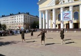 В Калуге волонтёры станцевали "Вальс Победы"