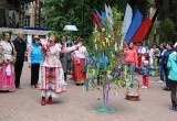 В калужском парке прошли народные гулянья в честь Троицы