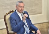 «Ты – Россия»: Андрей Травников в режиме живого диалога пообщался с патриотической молодёжью Новосибирской области