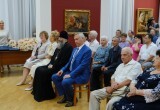 Андрей Травников наградил супружеские пары со стажем медалями «За любовь и верность»