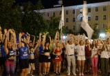 Около 300 спортсменов устроили ночной забег по улицам Калуги