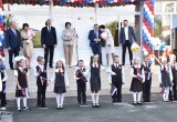 Подарок ко Дню знаний: Губернатор Новосибирской области озвучил решение о строительстве нового учебного корпуса на праздничной линейке в Лицее №113