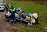 На калужской дороге "Фольксваген Гольф" улетел в кювет