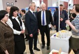 Губернатор посетил выставку достижений тружеников Сухиничского района
