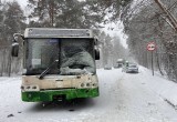 В Калуге водитель "Рено" погиб в ДТП с маршрутным автобусом