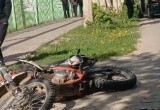 В Калужской области мотоциклист врезался в Nissan 