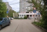 На улицах Калуги дорожники устанавливают новые знаки 