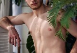 В Калуге после полуобнаженной фотосессии студентов "Мистер КГУ" одели в черные костюмы