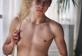 В Калуге после полуобнаженной фотосессии студентов "Мистер КГУ" одели в черные костюмы