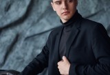 В Калуге после полуобнаженной фотосессии студентов "Мистер КГУ" одели в черные костюмы