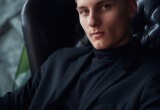 В Калуге после полуобнаженной фотосессии студентов "Мистер КГУ" одели в черные костюмы