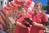 Петухи и гуси прошлись по Тарусе