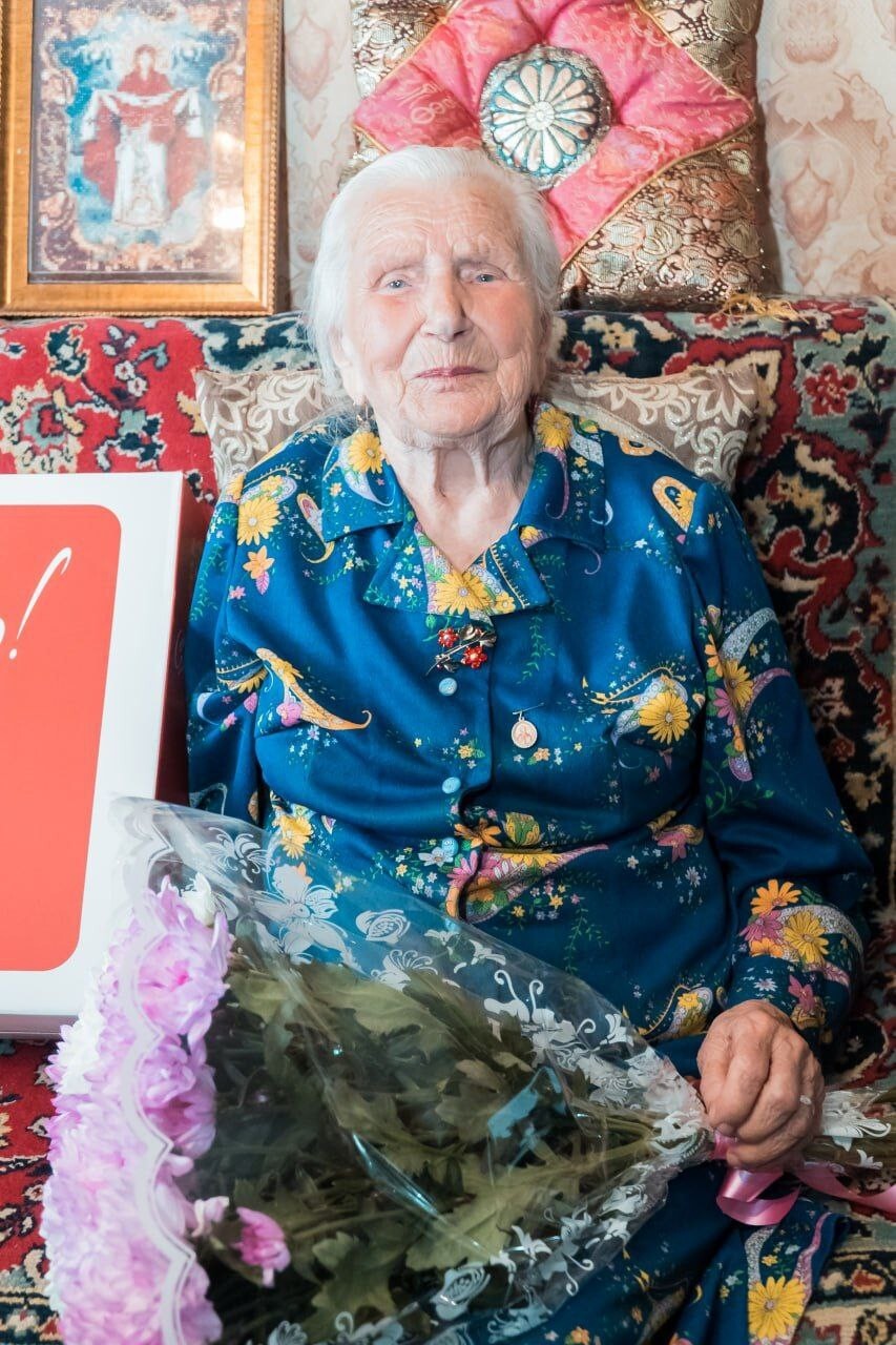 100