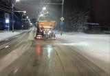В Калуге дорожные службы всю ночь убирали снег