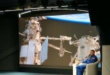 Торт из коврижки, футбол и стрижка в невесомости: как космонавты живут на МКС