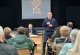 Дмитрий Денисов прошел по Калуге и лично выслушал жалобы горожан 