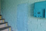 "Реалити-шоу": многодетная семья месяц жила с дырой в стене из-за ленивых коммунальщиков