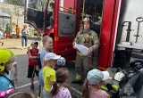 Калужские спасатели поучаствовали в праздниках детства