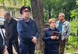 Глава калужского Следкома встретился с жильцами аварийных домов 