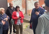 Глава калужского Следкома встретился с жильцами аварийных домов 