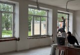 Дмитрий Денисов проверил ход ремонта в калужской школе № 33