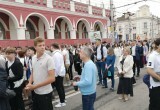 В Калуге прошло шествие выпускников 2025