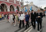 В Калуге прошло шествие выпускников 2025