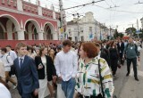 В Калуге прошло шествие выпускников 2025