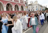 В Калуге прошло шествие выпускников 2025