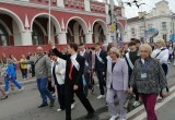 В Калуге прошло шествие выпускников 2025