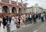 В Калуге прошло шествие выпускников 2025
