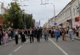 В Калуге прошло шествие выпускников 2025