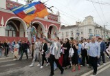 В Калуге прошло шествие выпускников 2025