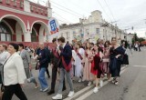 В Калуге прошло шествие выпускников 2025