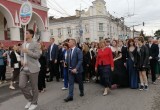 В Калуге прошло шествие выпускников 2025
